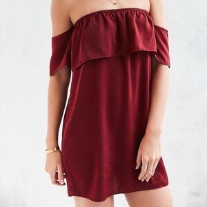 Strapless dress with ruffle sleeves